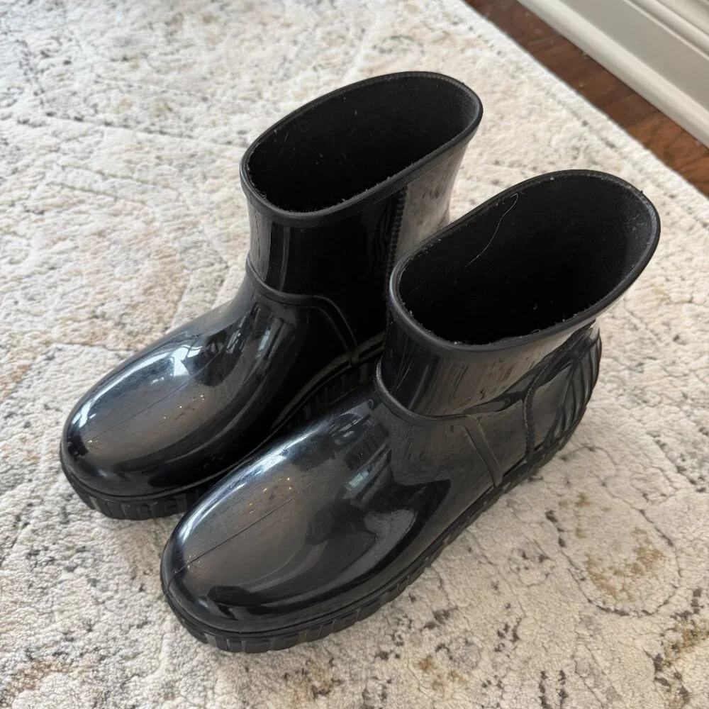 UGG DRIZLITA Waterproof Shearling Lined Boots